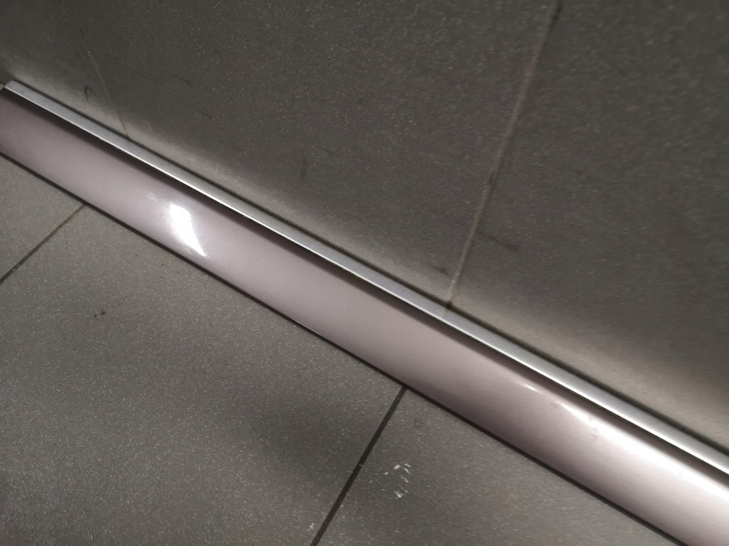 фото №7, Молдинг дверь левый перед audi a8 d2 lz1t 4d0853951