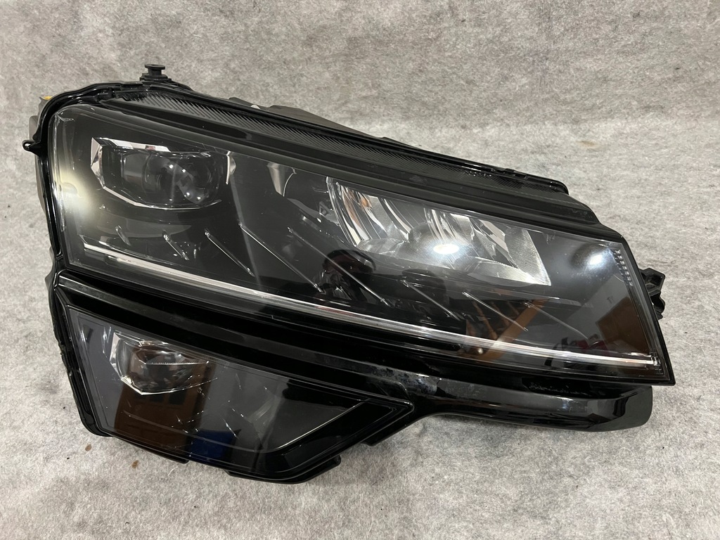 фото №1, Skoda karoq правая лампа full led