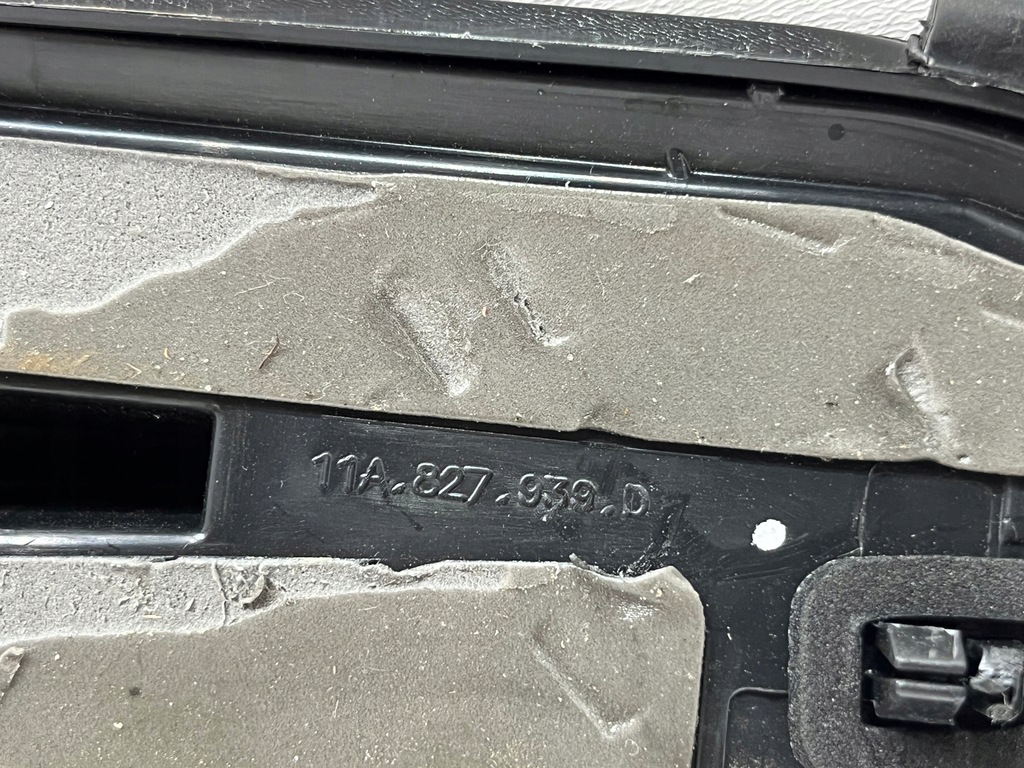 фото №8, Vw id4 id.4 спойлер молдинг кришки багажника права ліва 11a827940d 11a827939d