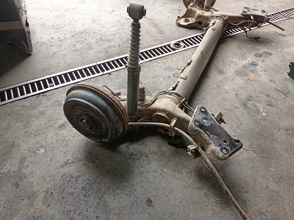 фото №5, Балка задняя подвеска peugeot 207