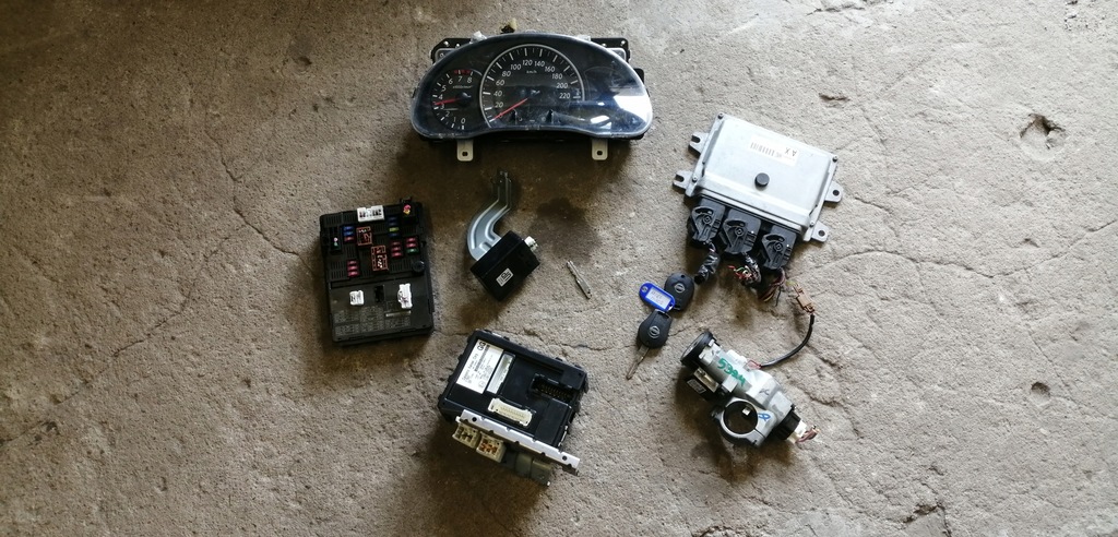 фото №1, Nissan micra k13 1.2 бортовой компьютер замок зажигания пуск