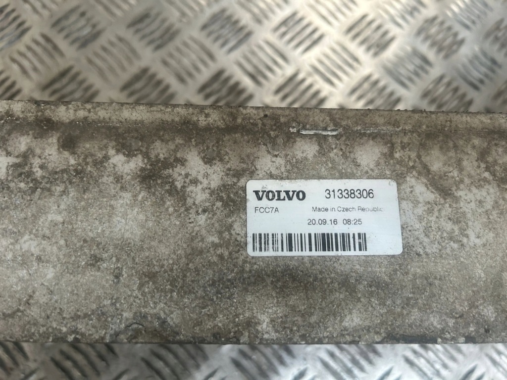 Volvo xc90 2018 радіатор повітря наддувний / інтеркулер в Україні