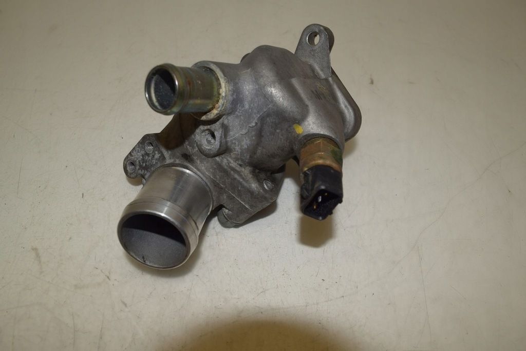 фото №1, Hyundai i40 1.7crdi корпус термостата