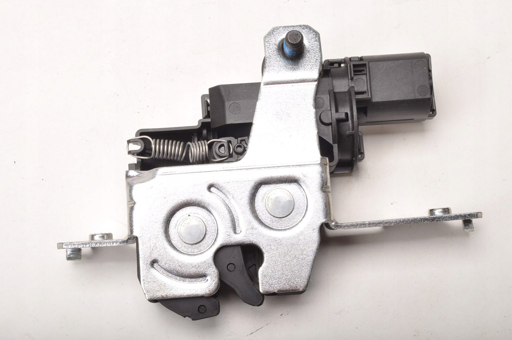 фото №1, Volvo s60 iii замок багажника кришки 31379169