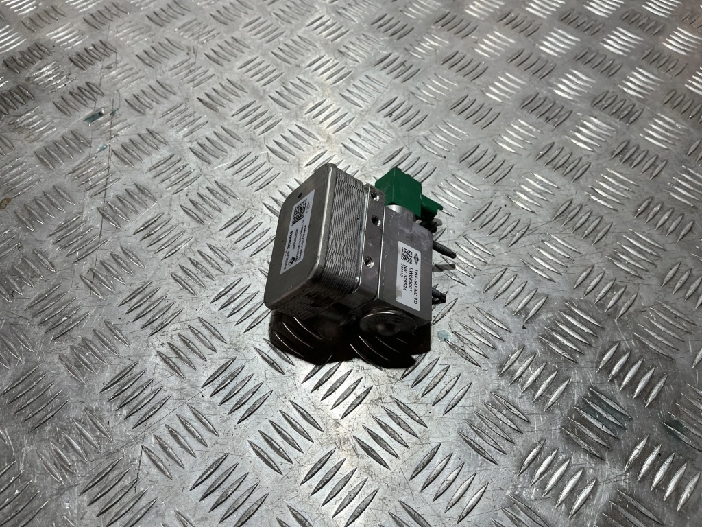 Купити Клапан кондиціонера радіатор води renault arkana 295e35353r