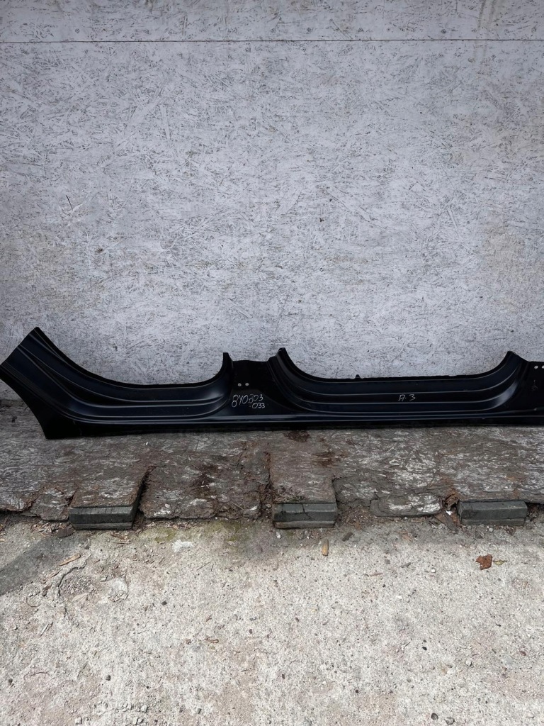 Audi a3 2021-24 рік 8y0803033 поріг обшивка права сторона Ціна
