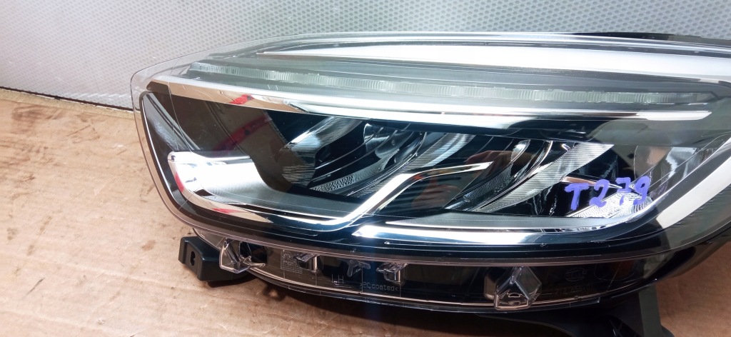 Фара левая перед renault captur рестайлинг  2017 led pure vision 260609454r новая в Украине