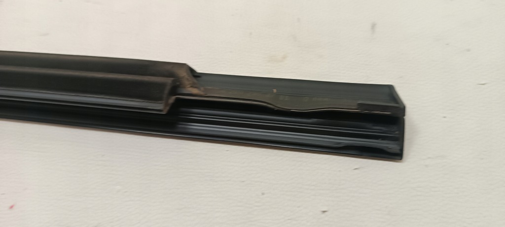 фото №7, Mercedes w205 c43 17r молдинг ущільнювач лівий задня