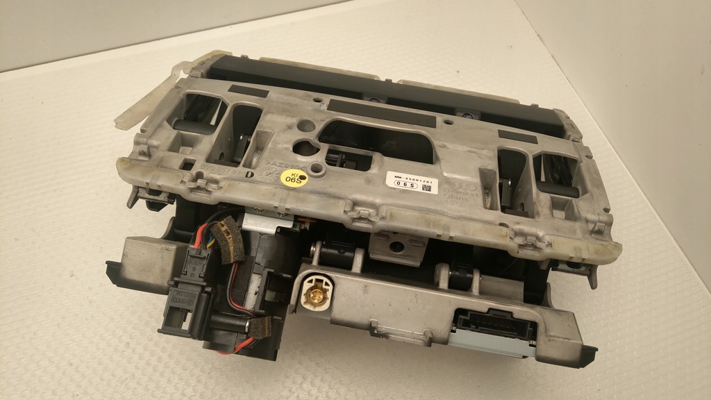 фото №5, Экран дисплей комплект audi a3 8v 8v0857273h