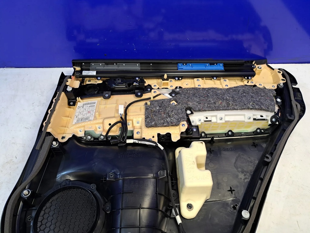 фото №8, Lexus rx 450h 2021 левая сторона обшивки дверь