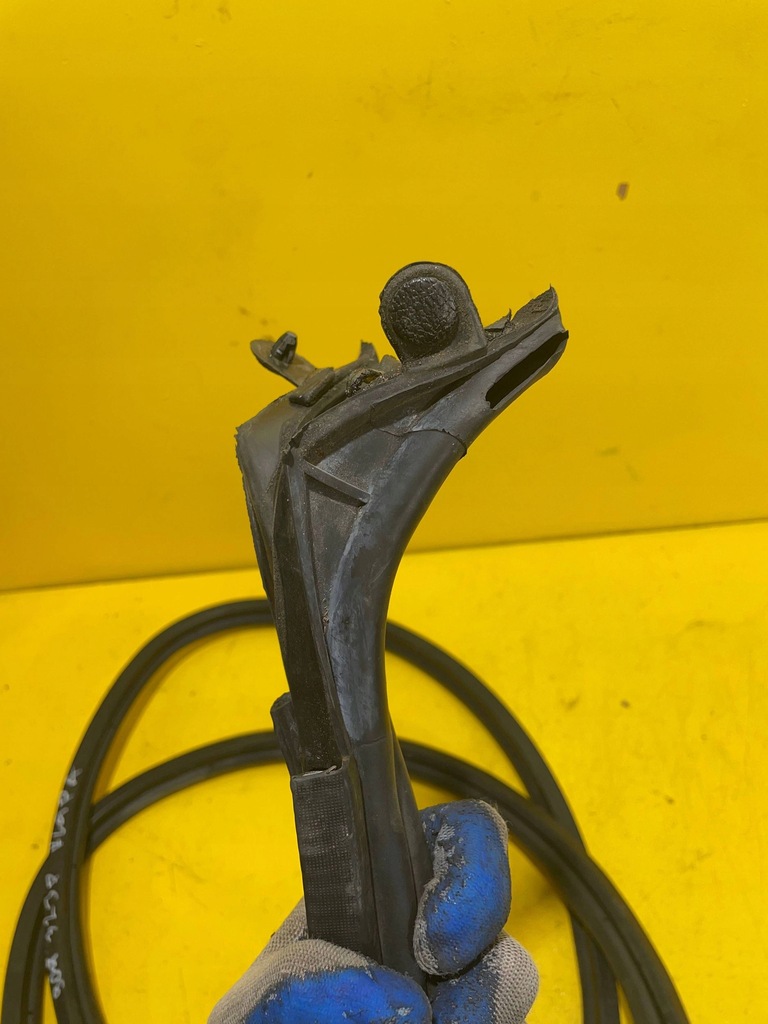 фото №5, Ford transit - прокладка крышки багажника