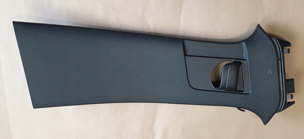 фото №1, Захист обшивка стійка права середина volvo xc40 ii