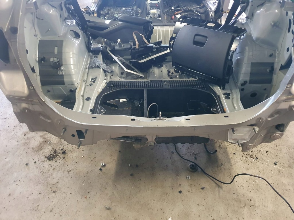 фото №1, Bmw x1 e84 2012 pas поддон задняя задняя suv цвет a72