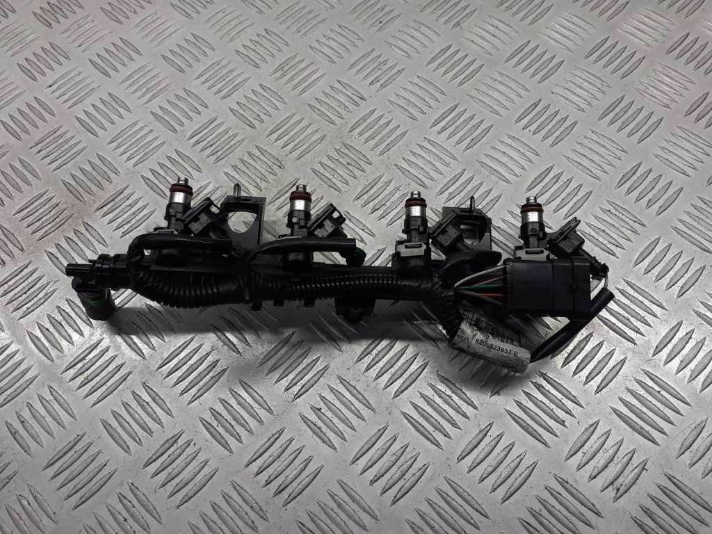 фото №1, Молдинг упорскування dacia sandero 1.2 8200367230