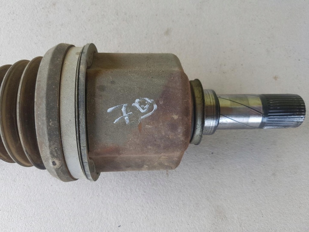 Приводной вал левое  перед 1.6cdi mercedes vito w447 Цена