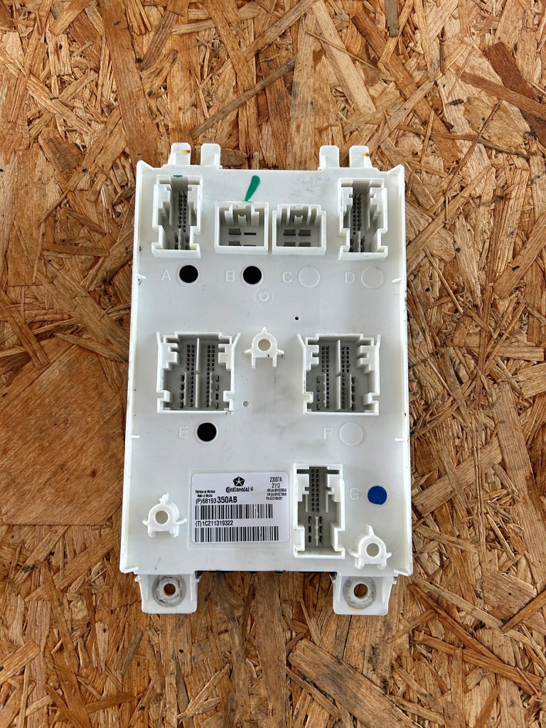 фото №1, Jeep grand cherokee wk2 модуль комфорта bcm