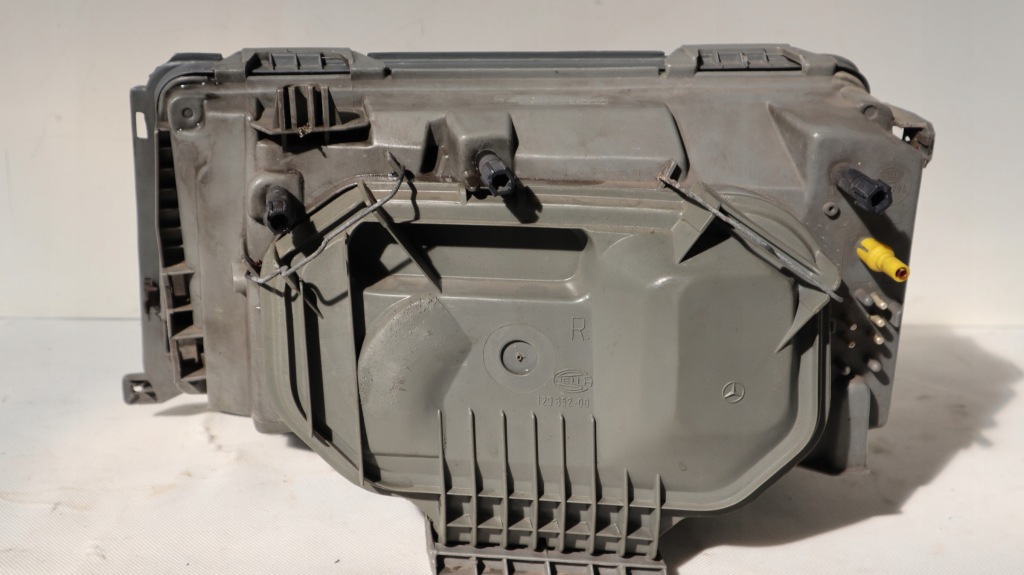 Mercedes w124 84-92 лампа правая перед 129852-00 Недорого