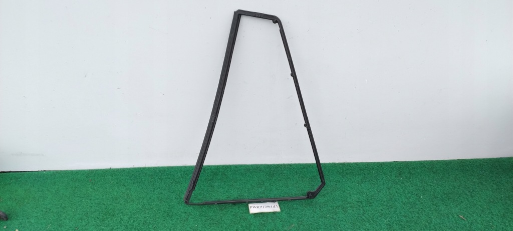 фото №2, Bmw x1 e84 прокладка скло правий задня рамка