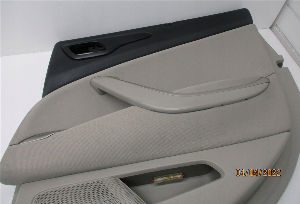 фото №7, Обшивка дверь правый задняя шторка citroen c5 iii x7 96829602zw