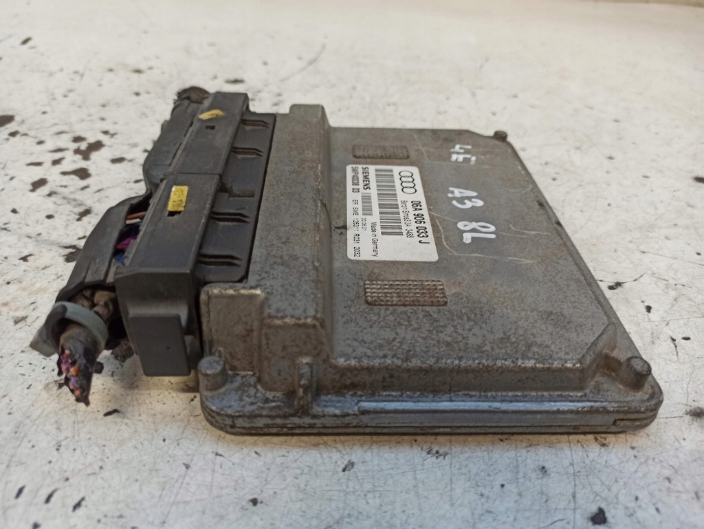 фото №5, Audi a3 8l бортовой компьютер блок управления двигателя 06a906033j 5wp4003801 simos3.3a