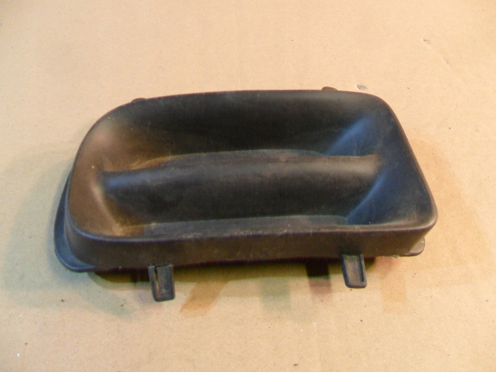 фото №7, Mazda 323 заглушка бампера ліва