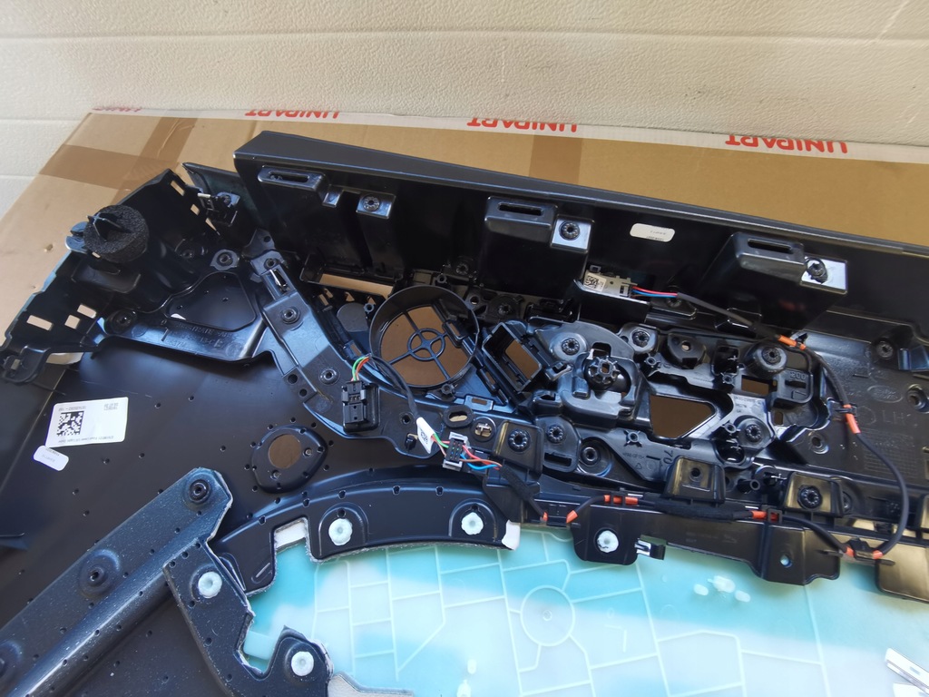 фото №14, Jaguar f-pace - обшивка дверь перед левый