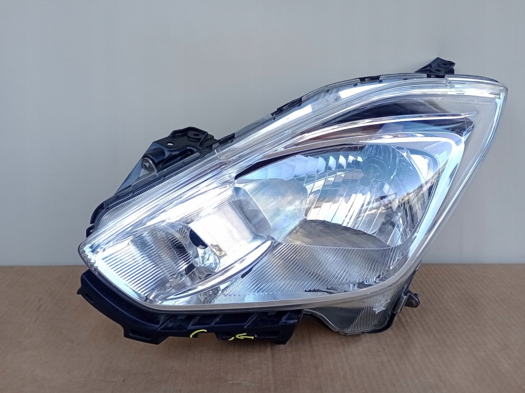 Купить Suzuki swift mk8 2017+ лампа левая перед передняя оригинал