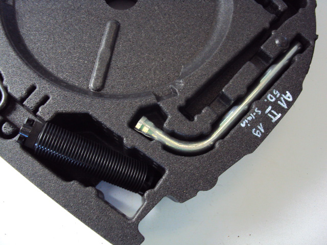 фото №3, Ключ домкрат вкладыш audi a1 ii 2019-