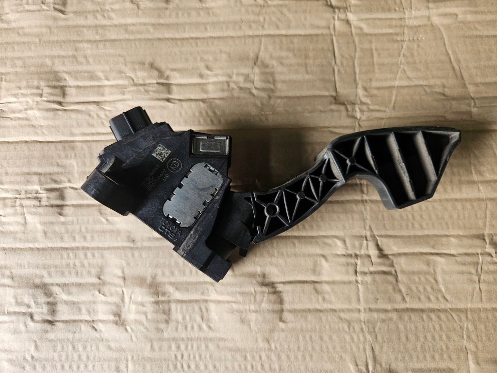 фото №1, Toyota aygo ii 14-20 педаль газа