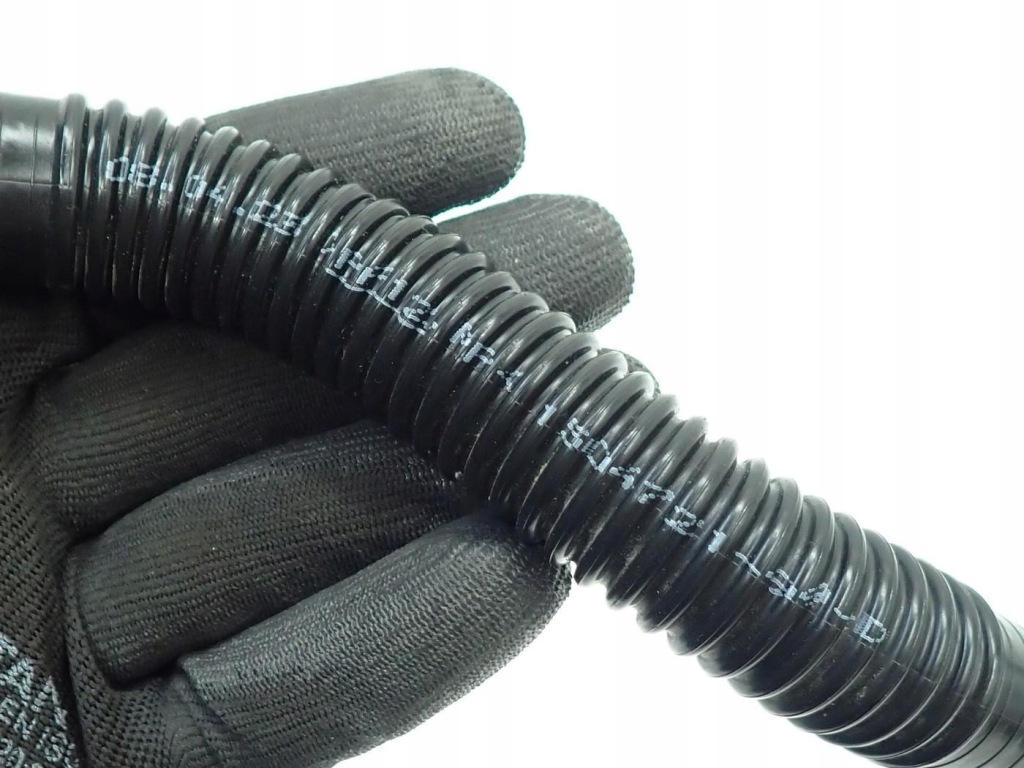 Патрубок шланг трубка води 1504721-00-d tesla model 3 3d7 23r Недорого