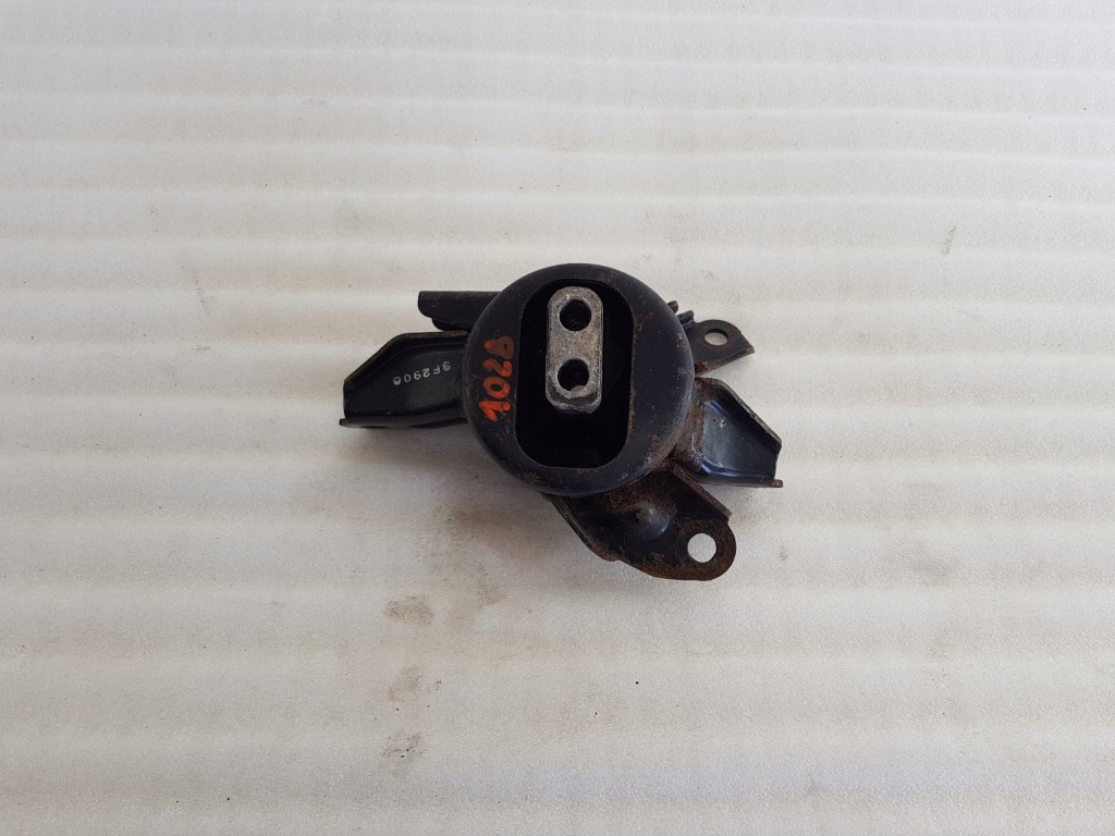 фото №1, Hyundai i40 santa fe 1.7crdi кронштейн подушка коробки