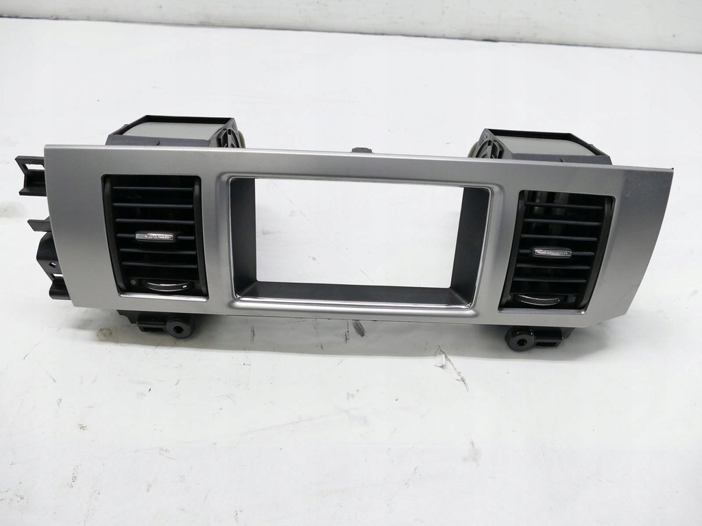 фото №1, Решётка обдув средняя туннель jaguar оригинальный номер 355774