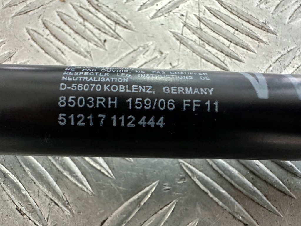 фото №5, Bmw 7 e65 передній обмежувач двері перед правий 7112444