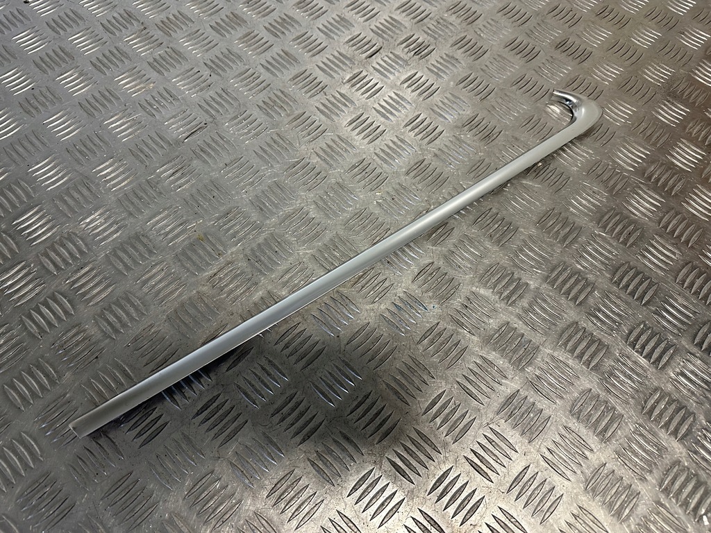 фото №1, Audi a4 b8 kombi молдинг хром 8k9853345l