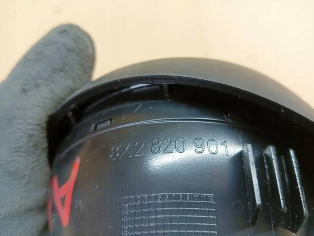 фото №5, Решётка обдув консоли панели матовая audi a1 8x 8x2820901