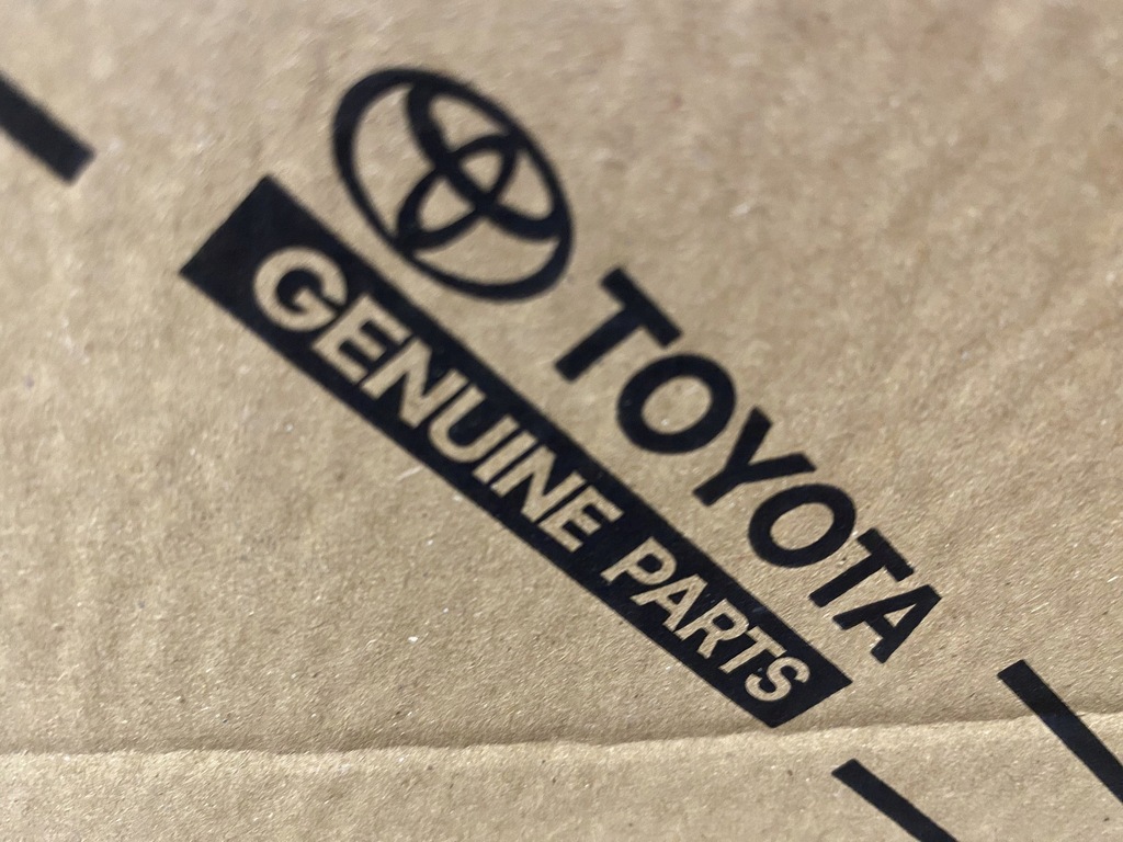 фото №4, Новый хром решётка решётка toyota auris ii 2 e18 lift