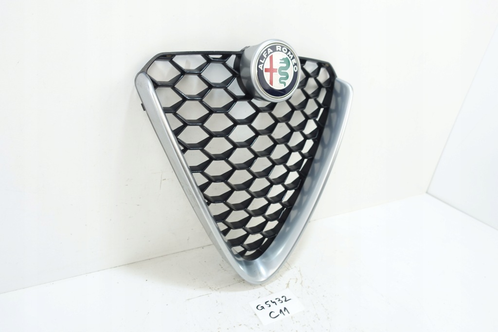 фото №2, Alfa romeo giulia 15- решётка радиатора решётка радиатора бампера перед 156110134