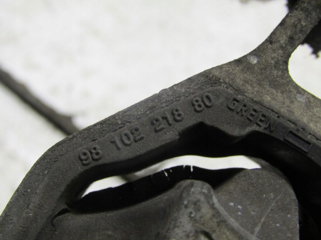 фото №5, Подушка кронштейн двигателя нижняя 1.2 vti citroen c3 iii 9810221880