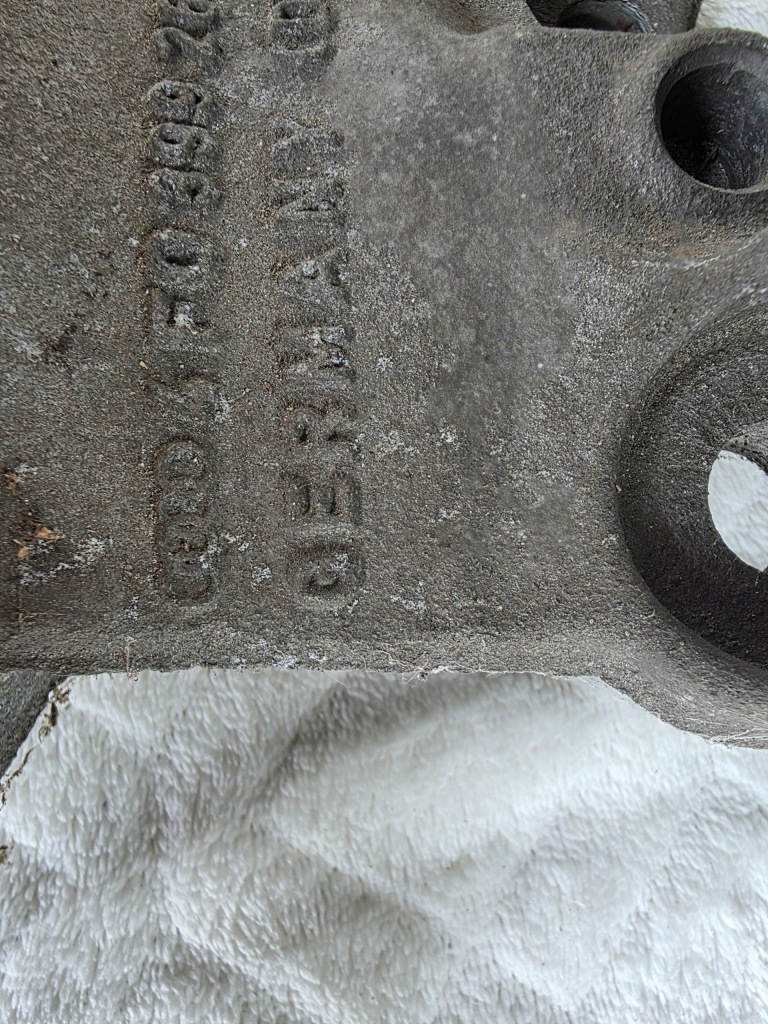 Кронштейн крепеж опора коробки audi a6 c6 4f0399263l Цена