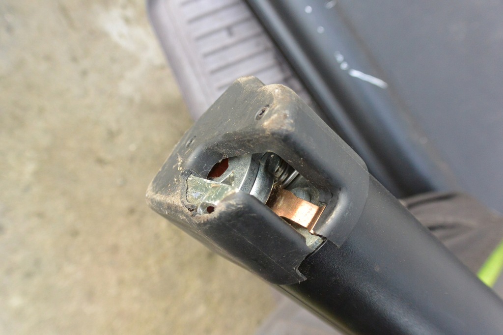 фото №12, Шторка багажника czarna kpl vw passat b6