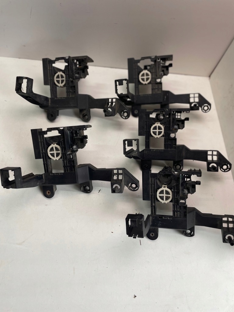 фото №1, Audi a1 кронштейн коробка предохранителей 6r0915343a