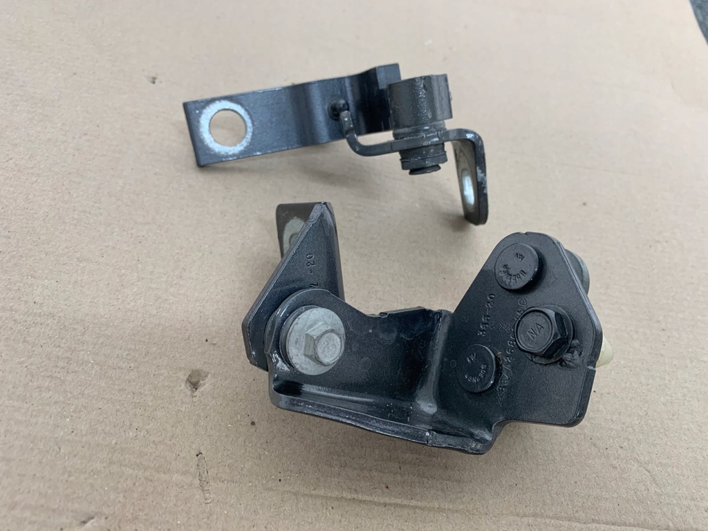 фото №2, Ford mustang mach-e rwd 21r петля петлі двері góra+ dół правий задня задні