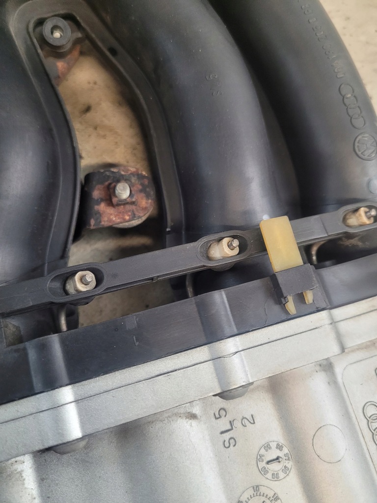 фото №9, Колектор всмоктуючий оригінальний номер 06a133205d audi a3 8l 1.8b