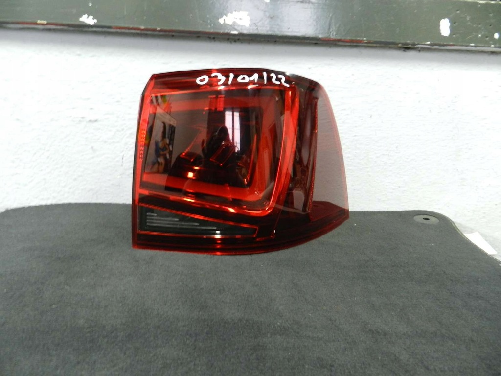 фото №1, Seat alhambra ii lift 15- лампа led задняя правая str