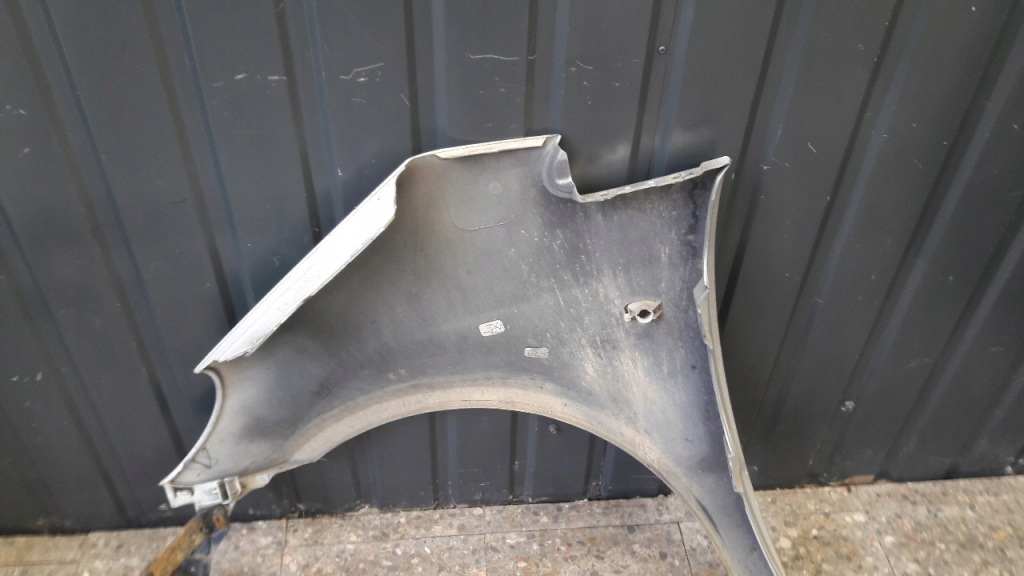 Крыло  правый  перед mercedes w168 Киев