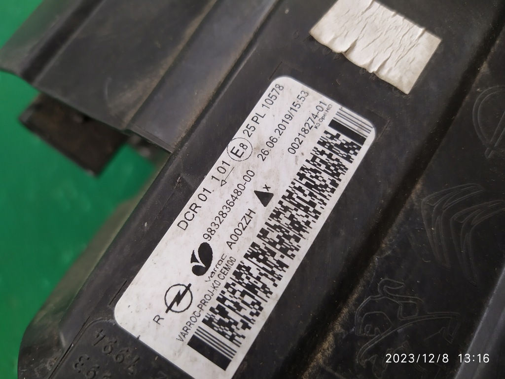 фото №15, Лампа правый перед ксенон vivaro iii zafira 9832836480