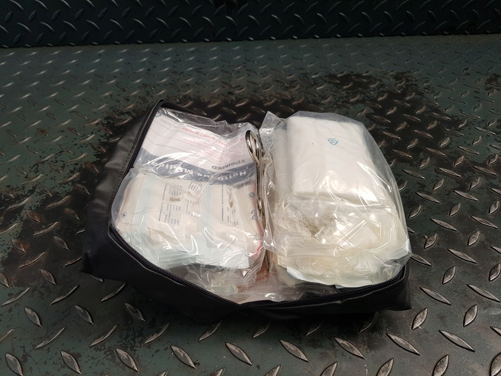 фото №6, Аптечка з wypełnieniem оригінал bmw e38