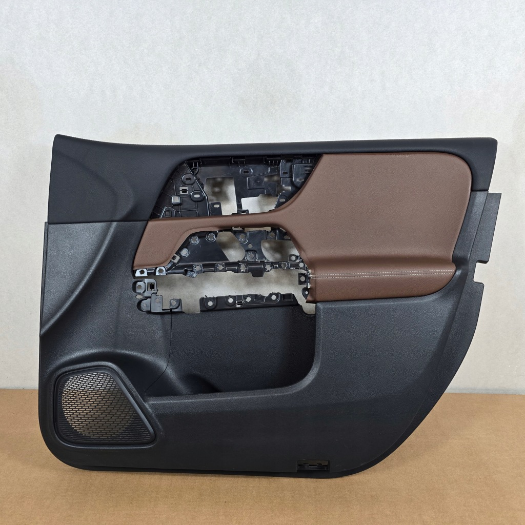 фото №1, Mercedes eqa w247 правый обшивка дверь перед передний