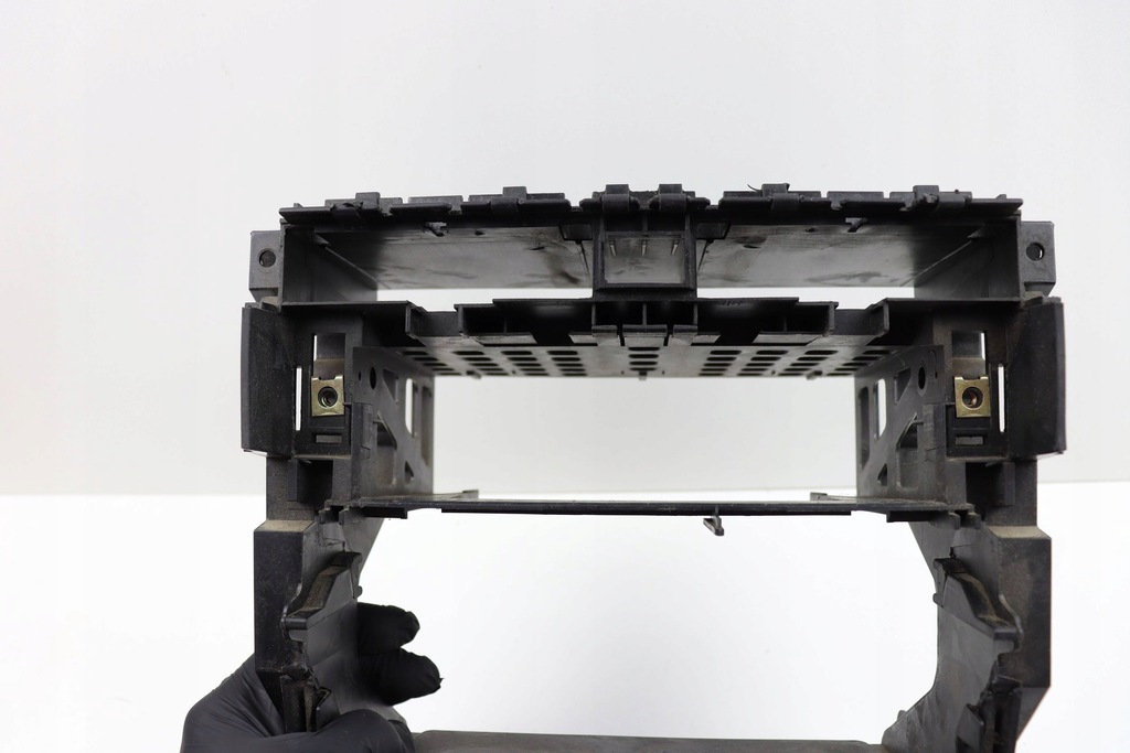 фото №2, Audi a4 b6 b7 рамка радіо корзина каркас 1din 8e0858005e