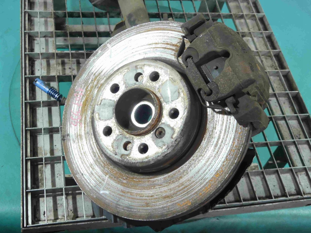 Купити Поворотний кулак ліва ступиця перед 4.4 v8 bmw x5 e53